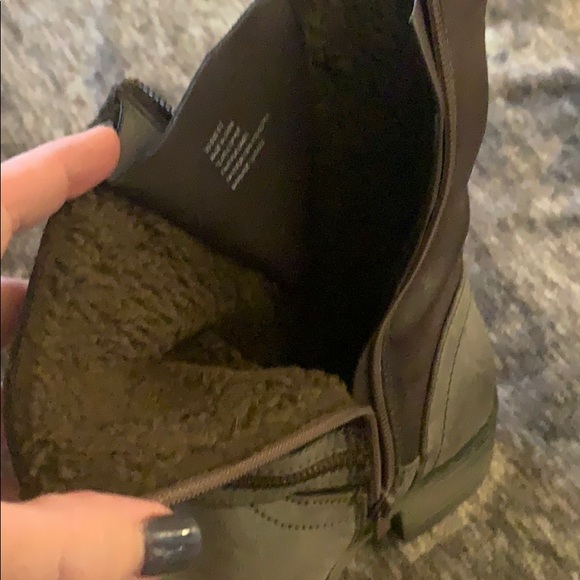 Very Volatile Booties - Picture 5 of 6